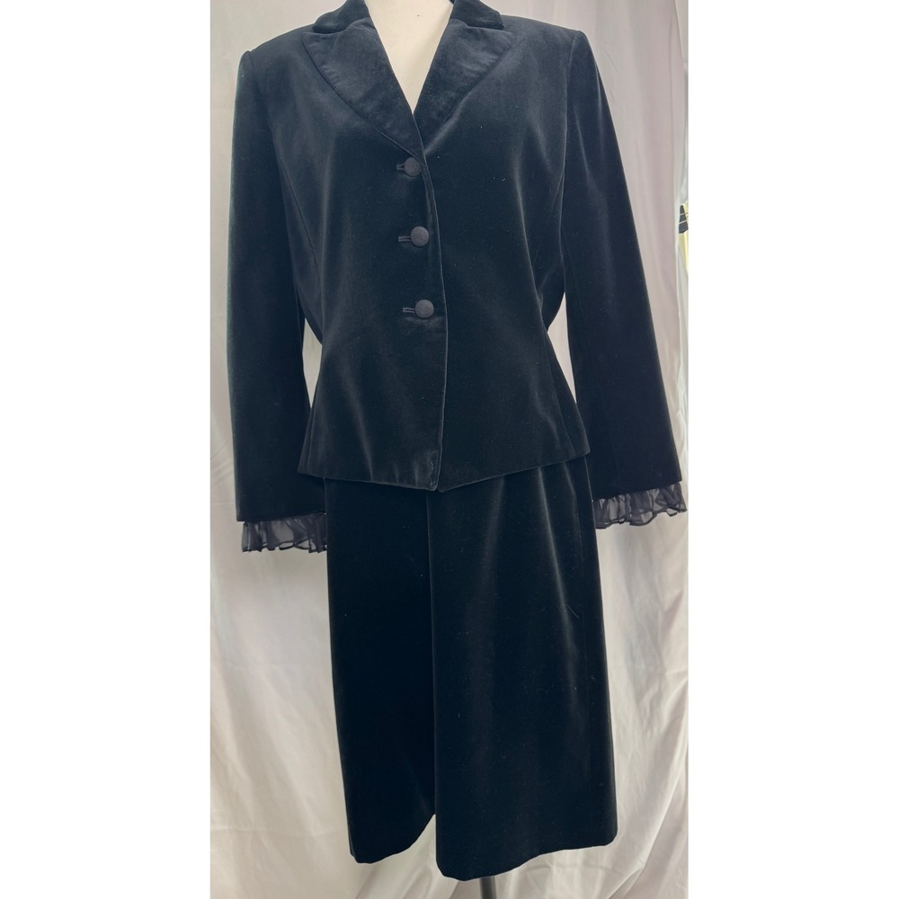 Tahari Velvet Ruffle Cuff Skirt Suit Vintage Women 14 Black Excellent Blazer Set